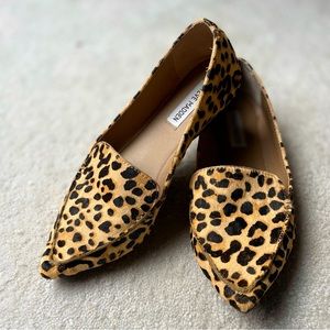 Steve Madden Women's Feather Leopard Flats